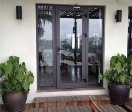 Cửa đi mở quay 3 cánh 