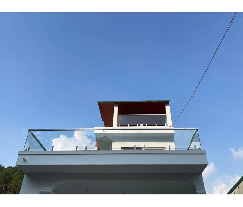 Lan can kính cường lực tay cầm Inox