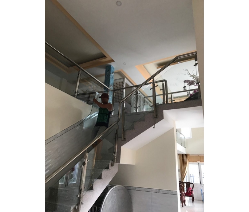 Cầu thang kính 3