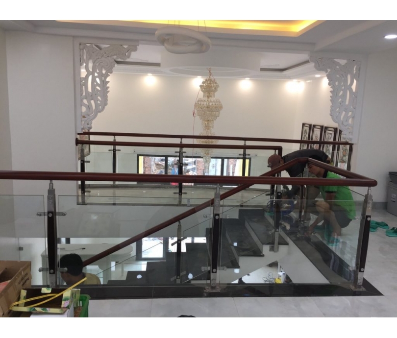 Cầu thang kính 3
