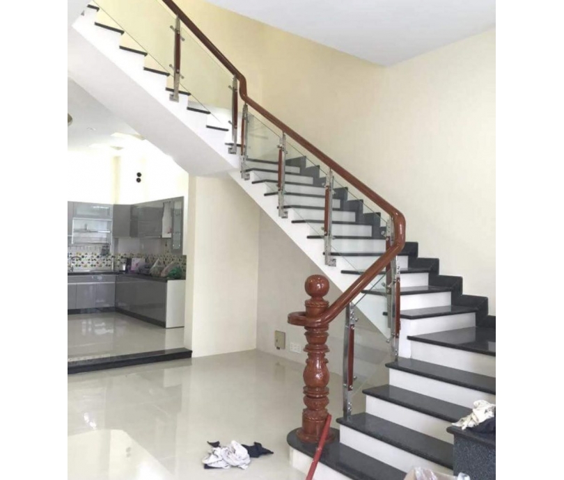 Cầu thang kính Anh Tuấn Window