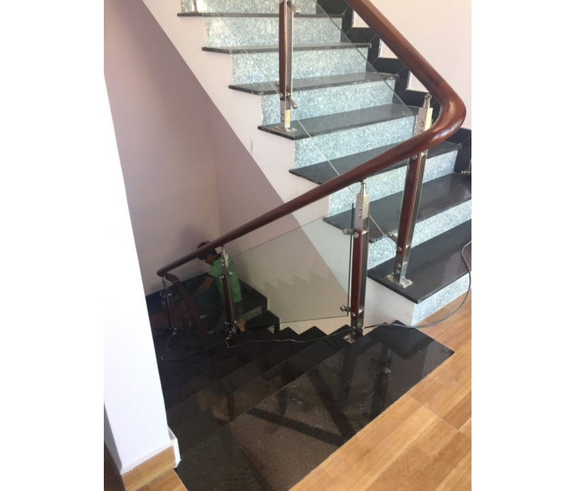 Cầu thang kính 3